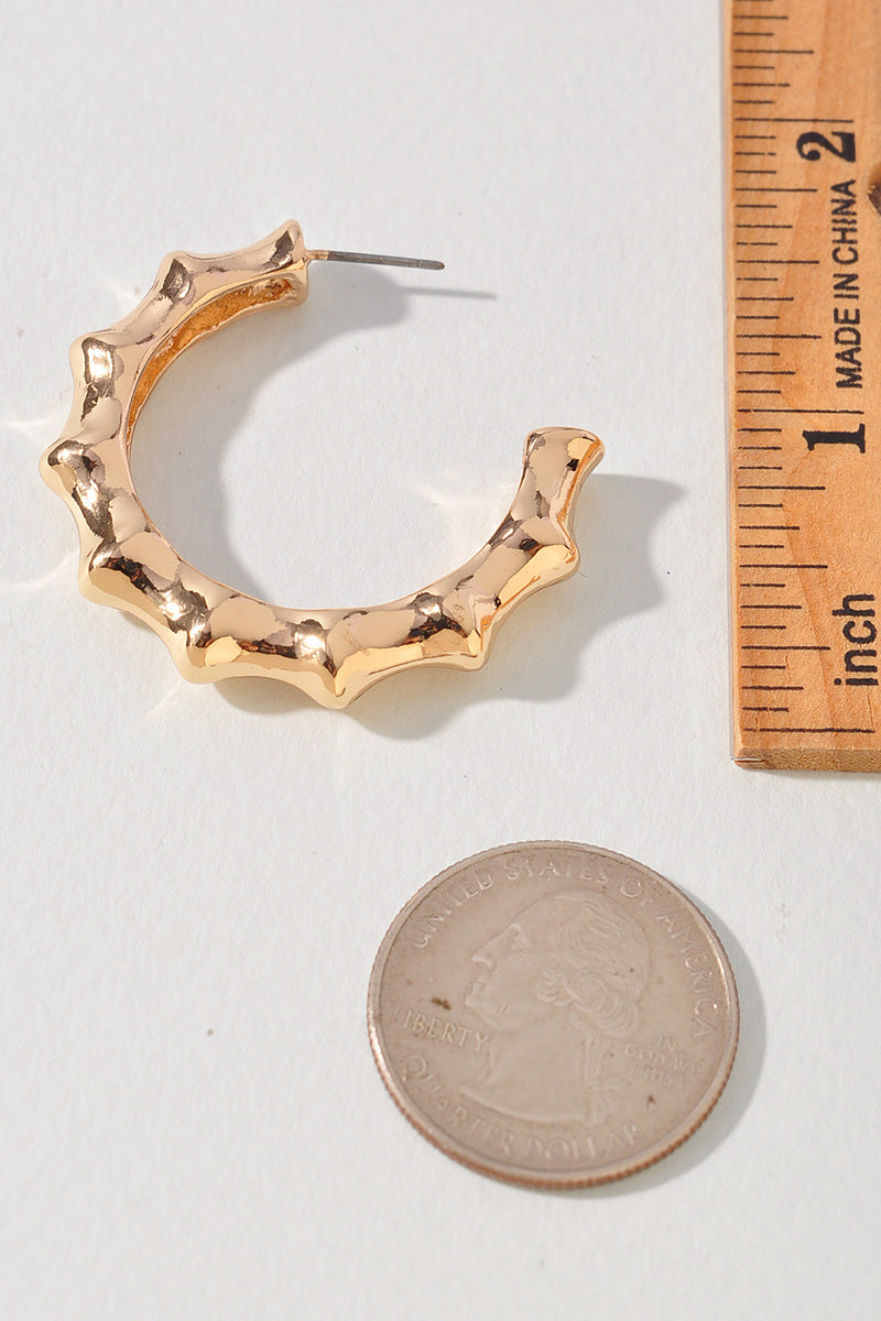 GEOMETRIC SHAPE BOLD METAL HOOP EARRINGS