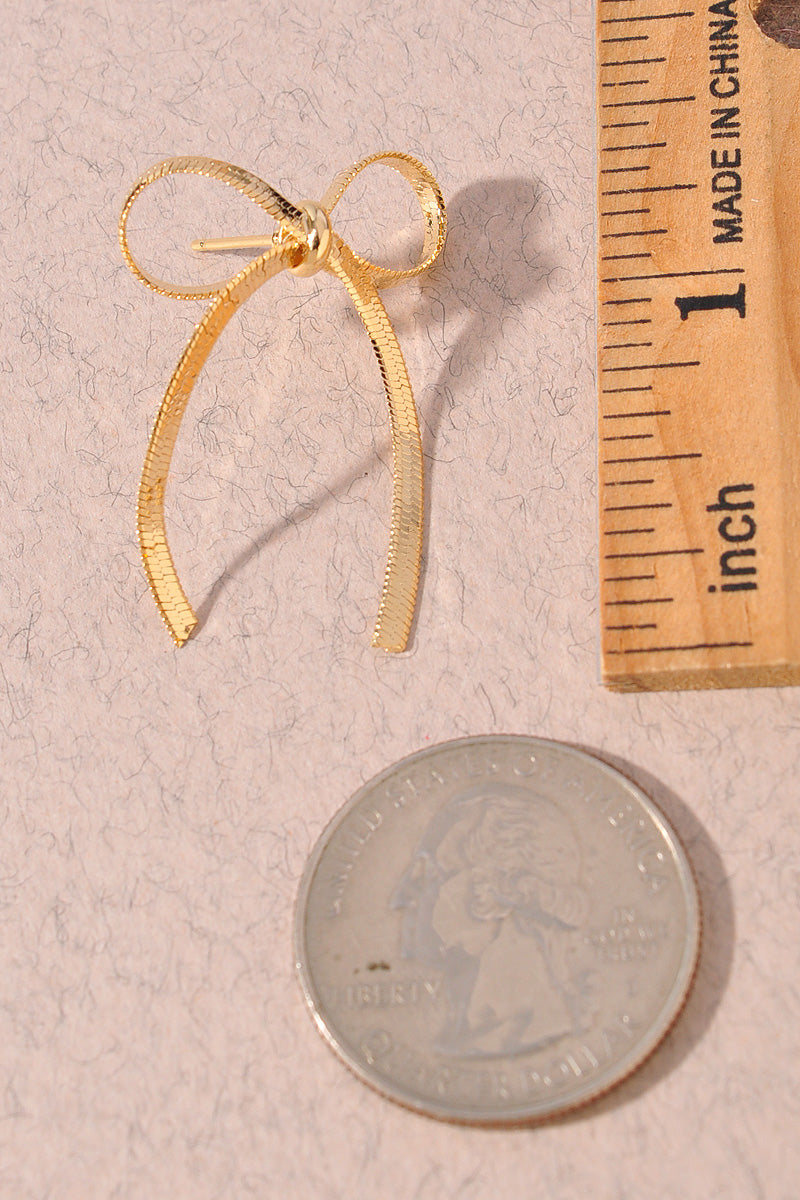 GOLD DIPPED METAL RIBBON POST EARRINGS