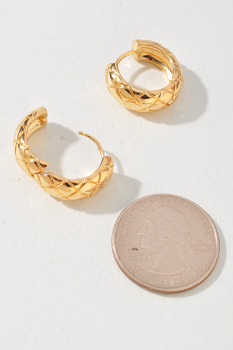 GOLD DIPPED HUGGIE HOOP 2.11CM EARRINGS