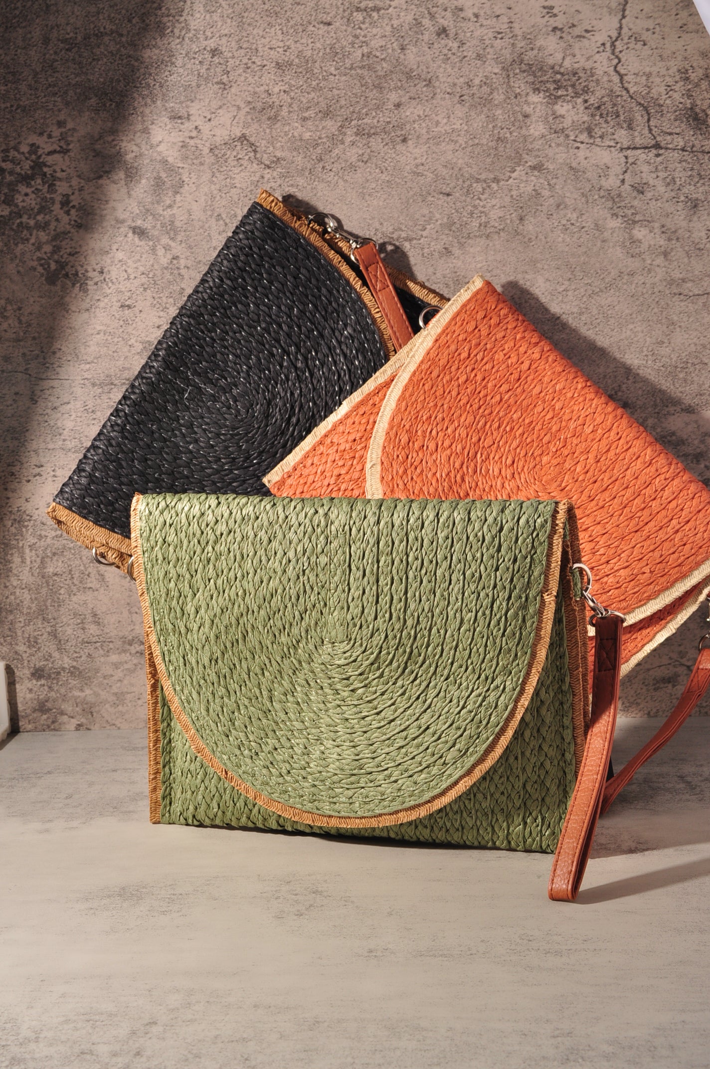 FRAYED TRIM TWO TONE STRAW CLUTCH