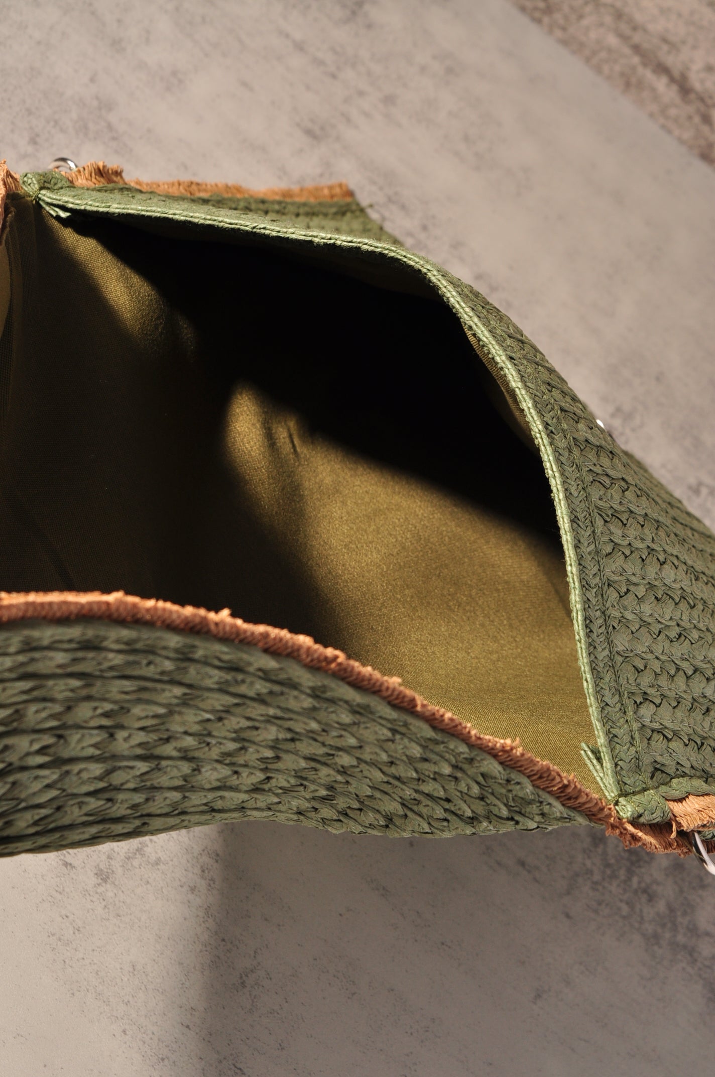 FRAYED TRIM TWO TONE STRAW CLUTCH